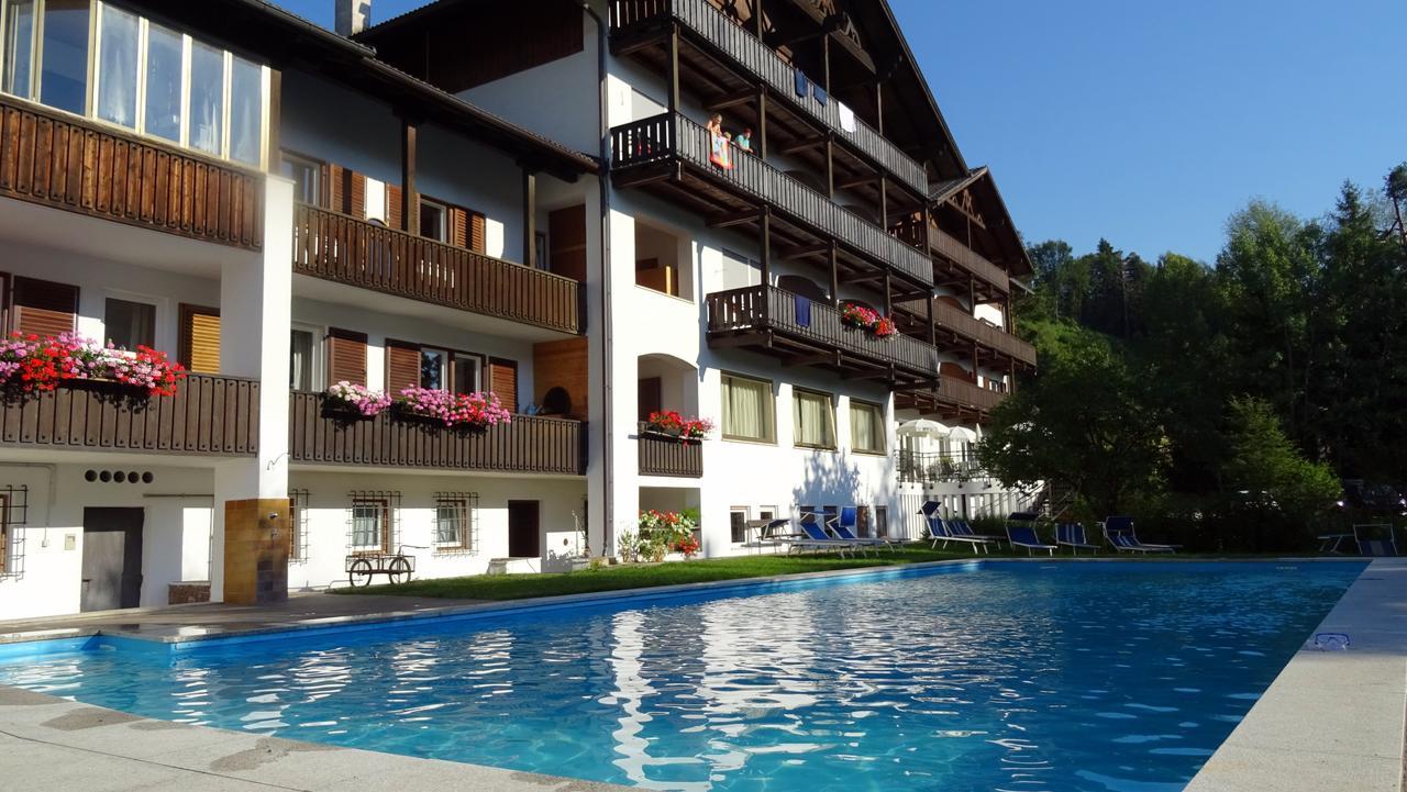 Hotel & Appartements Perwanger ฟีแอ ภายนอก รูปภาพ