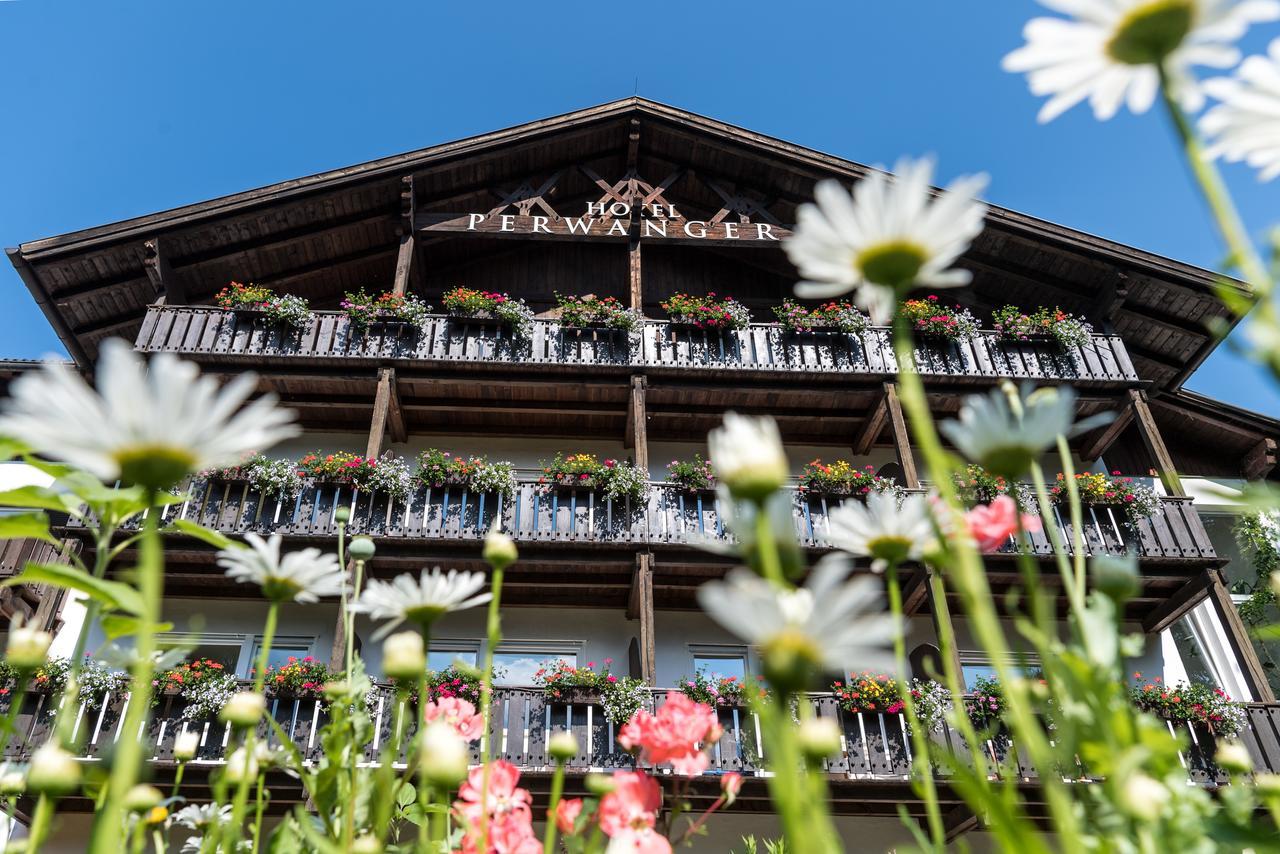 Hotel & Appartements Perwanger ฟีแอ ภายนอก รูปภาพ