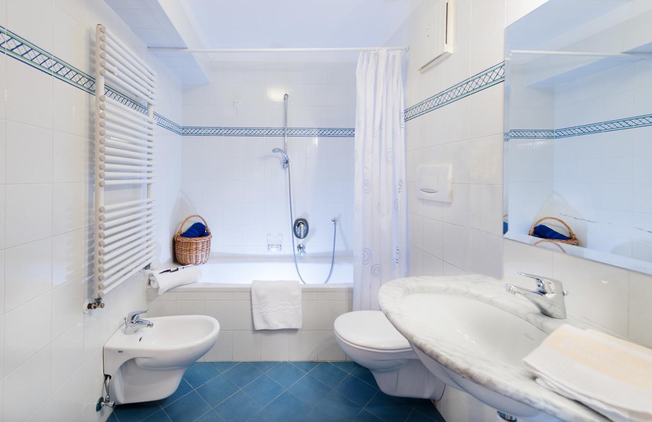 Hotel & Appartements Perwanger ฟีแอ ภายนอก รูปภาพ